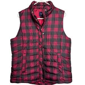 GAP Red and Black Buffalo Plaid Puffer Zipper Button Closure Vest Sz L
